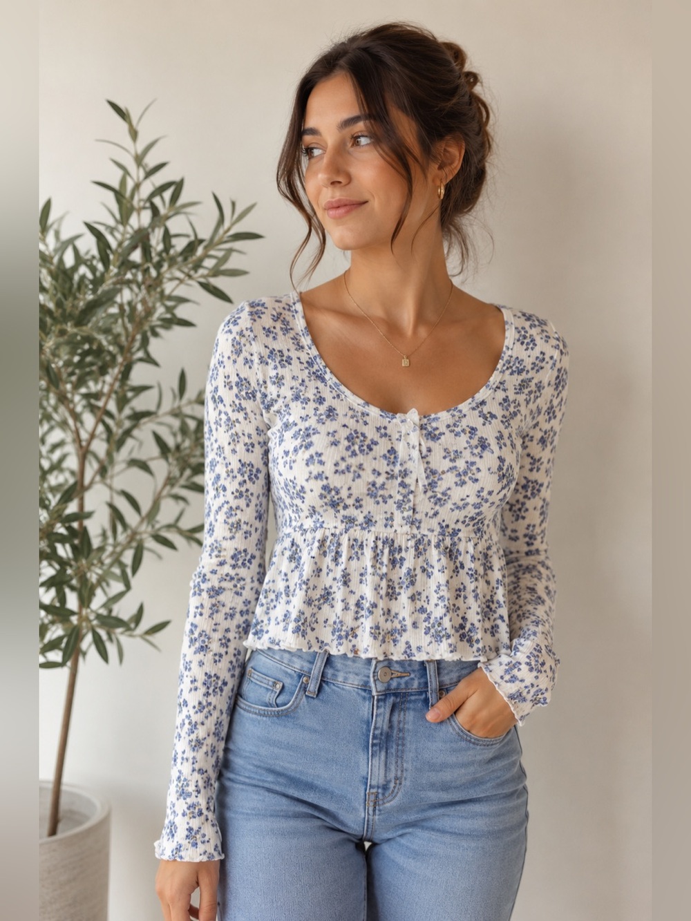 JustFab White Ribbed Long-Sleeve Top with Blue Floral Print XL NEW